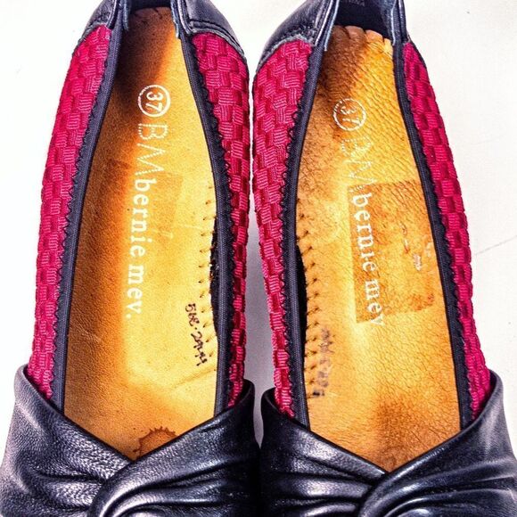 Bernie Mev Cranberry Red Lug Sole Chunky Pumps Sz 6-6.5 - Picture 6 of 7